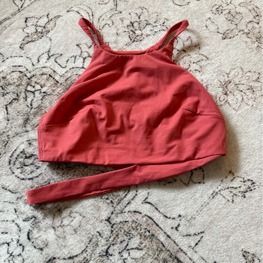 Lululemon Lightweight Ultralu Cutout Sports Bra *Light Support, B/C Cup